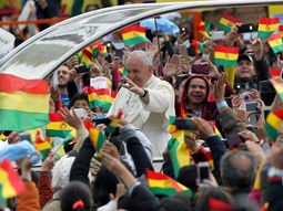 en su segundo dia en bolivia, el papa francisco pidio basta de descartes en su segundo dia en bolivia, el papa francisco pidio basta de descartes