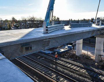 Colocaron el primer puente modular para la Línea Sarmiento
