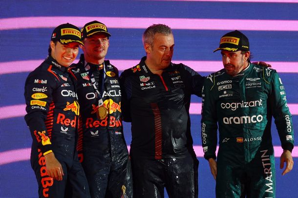 Verstappen ganó en Bahréin y Alonso volvió al podio tras más de un año