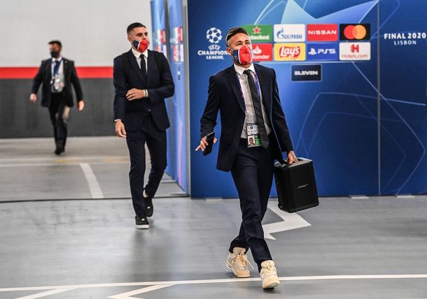 Con música a cargo de Neymar: así llegaba el PSG al estadio para la final de la Champions League