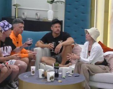 El cruce entre Flor Moyano y Juani Martino en El Hotel de los Famosos 2 que refuerza la denuncia por violación