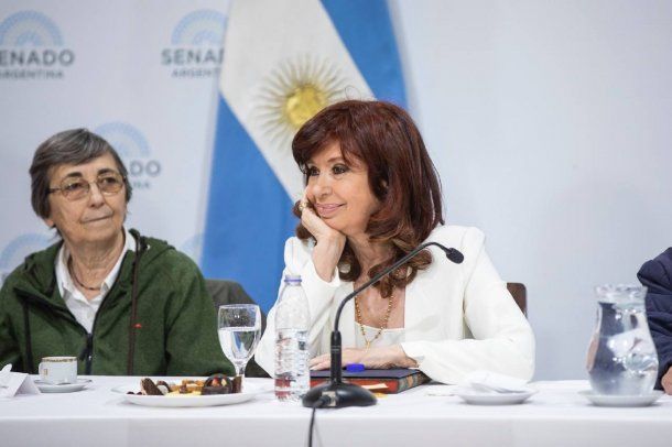 Primera aparición pública de Cristina Kirchner tras el atentado: Estoy viva por Dios y la Virgen