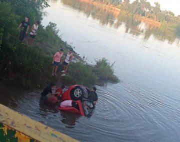Un joven murió tras caer con su auto en un canal: lo atrapó el cinturón de seguridad