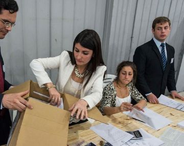 Con 479 mesas escrutadas