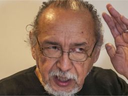 Hugo Rivella criticó a Javier Milei en el festival de Cosquín Hugo Rivella criticó a Javier Milei en el festival de Cosquín