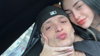 filmaron a peso pluma de la mano con una mujer y nicki nicole lo borro de sus redes filmaron a peso pluma de la mano con una mujer y nicki nicole lo borro de sus redes