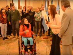 escrache a vidal: joven en silla de ruedas reclamo por los comedores provinciales escrache a vidal: joven en silla de ruedas reclamo por los comedores provinciales