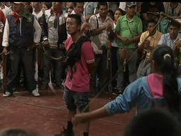 pueblo indigena castigo con latigazos a cuatro guerrilleros de las farc pueblo indigena castigo con latigazos a cuatro guerrilleros de las farc