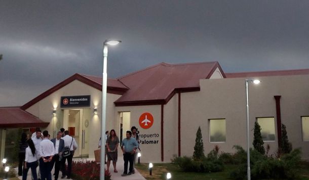 El vuelo de Flybondi que inauguraba el aeropuerto de El Palomar llegó a Ezeiza