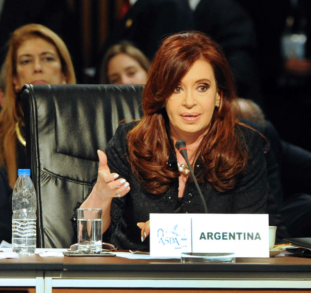 Cristina Fernández asiste a la cumbre del ASPA en Perú