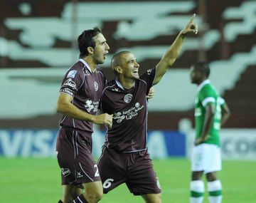 Lanús se hizo fuerte ante Cali y mantiene sus chances de clasificar