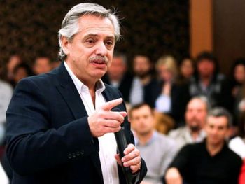 Alberto Fernández en Radio 10: El Diego se fue a dirigir el equipo de Cristina