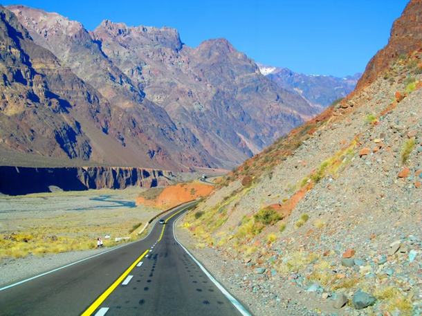 El destino rodeado de montañas con travesías y actividades imperdibles.