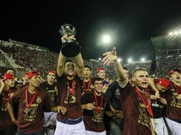 todas las fotos del festejo de lanus campeon sudamericano todas las fotos del festejo de lanus campeon sudamericano