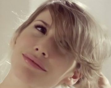 El sensual video de Guillermina para promocionar su marca