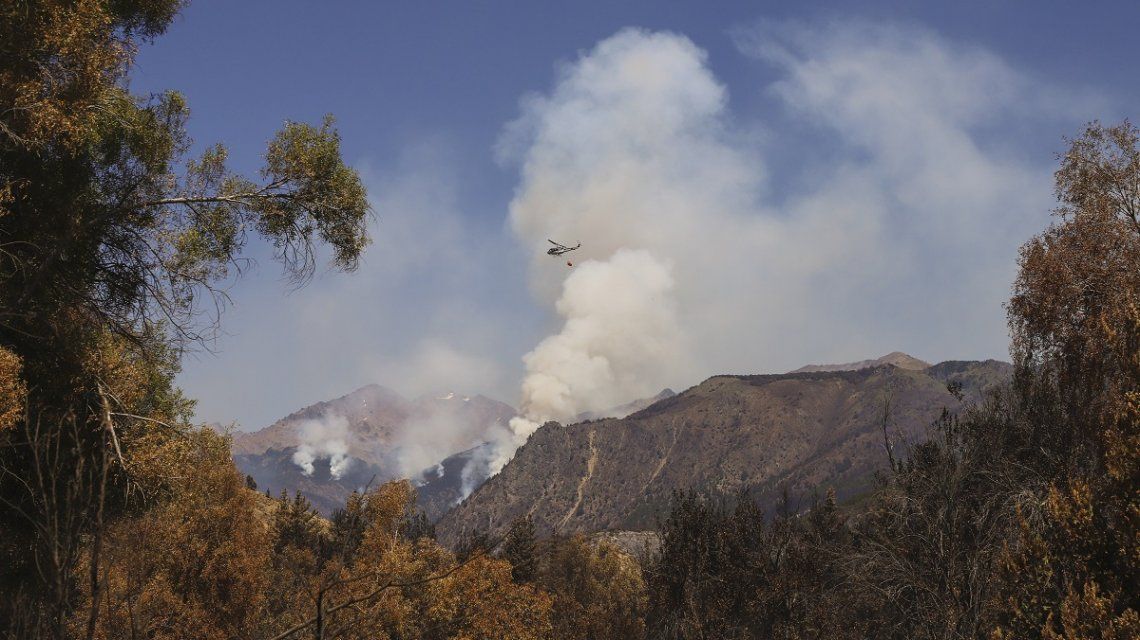 Río Negro: luchan para que el fuego no llegue a la comunidad Nahuelpan Río Negro: luchan para que el fuego no llegue a la comunidad Nahuelpan