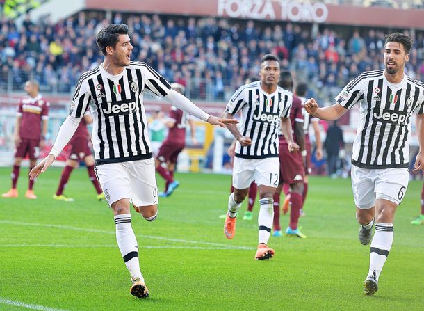La Juventus goleó al Torino en el clásico y se afianzó en lo más alto de la Liga