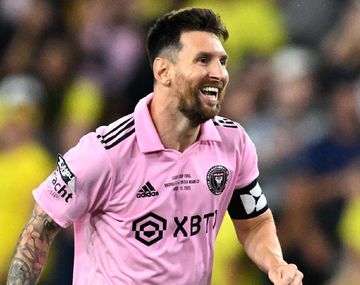 Queremos a Messi: el gesto cómplice de la Pulga tras escuchar el pedido de los hinchas