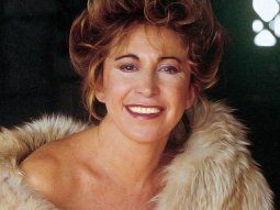 María Julia Alsogaray con el tapado de piel.