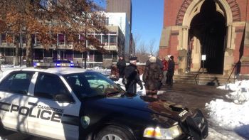 evacuan cuatro edificios de harvard por amenaza de bomba evacuan cuatro edificios de harvard por amenaza de bomba
