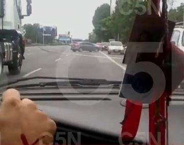 Tránsito a contramano en la Lugones por el G20