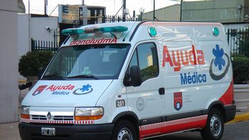 roban una ambulancia y los detienen cuando la saqueaban