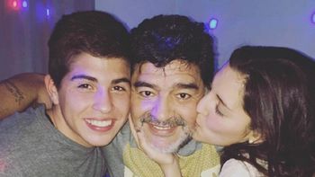 mientras a dalma y gianinna no les habla, diego maradona se muestra con jana y su novio mientras a dalma y gianinna no les habla, diego maradona se muestra con jana y su novio