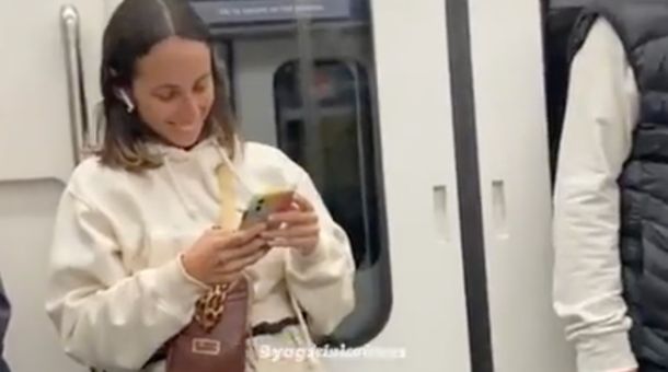 Española hizo un experimento de risas en el subte porteño y se volvió viral por las reacciones