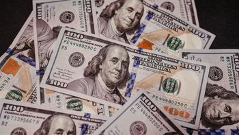 El dólar cerró la semana con una suba de 0,46% que lo dejó en su valor más alto en casi 20 días. El dólar cerró la semana con una suba de 0,46% que lo dejó en su valor más alto en casi 20 días.