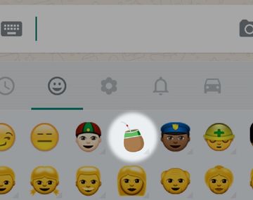 {altText(¿Cuándo saldrá el emoji del mate?,Juntan miles de firmas para crear #UnEmojiParaElMate)}