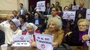 Estela de Carlotto y las Madres y Abuelas de Plaza de Mayo Estela de Carlotto y las Madres y Abuelas de Plaza de Mayo