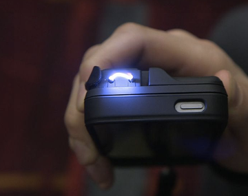 Un accesorio para el iPhone que sirve como arma de defensa personal