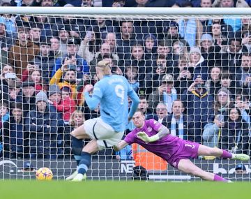 La táctica de Pickford al atajar el penal de Haaland en City-Everton