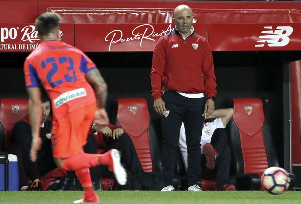 El entrenador fue silbado en el 2-0 ante el Granada