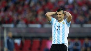 #efectochile: agüero esta golpeado y no quiere salir de su casa #efectochile: agüero esta golpeado y no quiere salir de su casa