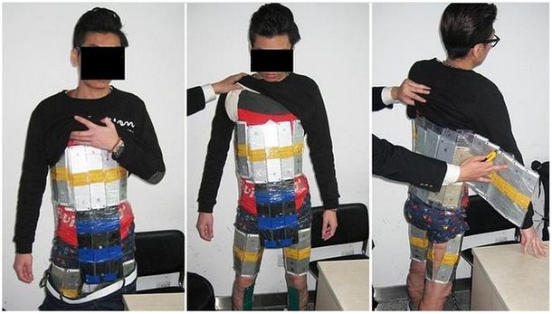 Quiso pasar por la aduana con 94 teléfonos iPhone pegados a su cuerpo