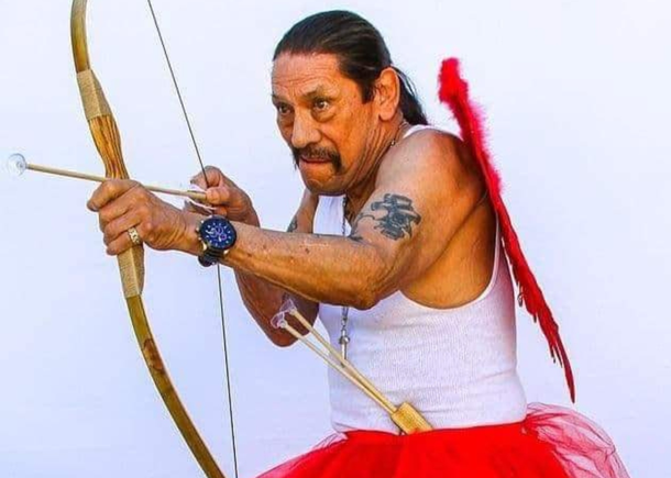 El viral en contra del día de los enamorados: que cupido no se acerque porque lo prendo fuego