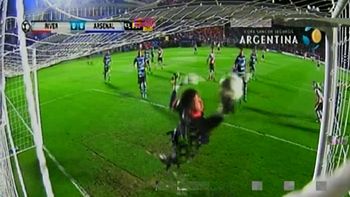 video: las imperdibles atajadas de pellegrino a alario y nacho fernandez video: las imperdibles atajadas de pellegrino a alario y nacho fernandez