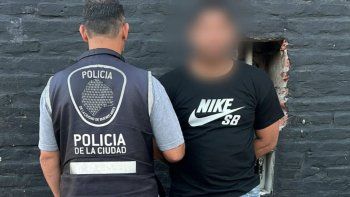 detuvieron en la cancha a hincha de riestra que estaba profugo por abuso sexual detuvieron en la cancha a hincha de riestra que estaba profugo por abuso sexual