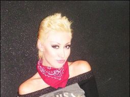 Tamara Gala, más rubia que nunca