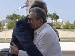scioli llego a cuba y se reunio con castro tras la apertura del dialogo con eeuu scioli llego a cuba y se reunio con castro tras la apertura del dialogo con eeuu