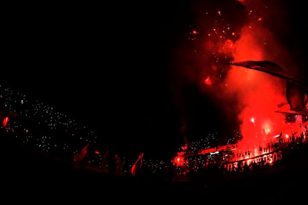 Lo viven con todo: así fue el banderazo de Newells en la previa del partido con Central