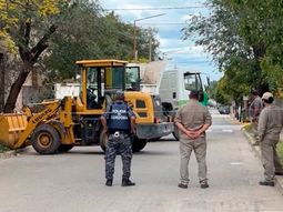 macabro hallazgo en dean funes: encontraron un feto en un frasco en plena via publica macabro hallazgo en dean funes: encontraron un feto en un frasco en plena via publica