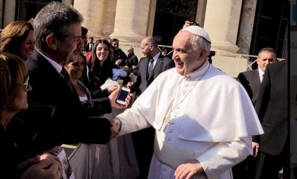 El Papa se solidarizó con los familiares de las víctimas del atentado a la AMIA: De mí esperen todo