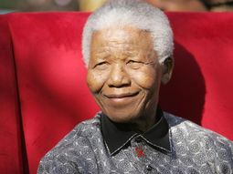 mandela sigue internado en grave estado, pero estable mandela sigue internado en grave estado, pero estable