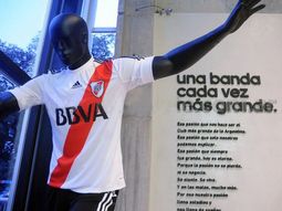 los hinchas de river arrasaron en la preventa de la nueva camiseta los hinchas de river arrasaron en la preventa de la nueva camiseta
