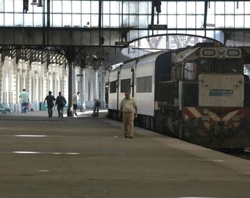 Incidentes por un tren varado que venía desde Mar del Plata