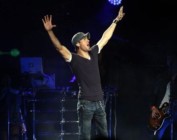 El tuit de Rial sobre Enrique Iglesias