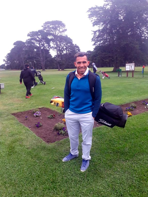 Para relajarse antes del Superclásico, Tevez viajó a Mar del Plata a jugar al golf