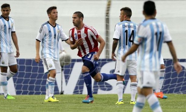 La Sub 20 jugó mal y cayó frente a Paraguay en el Sudamericano